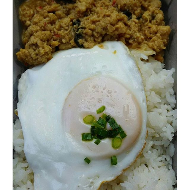 Pad Ka-Prao Gravy Jaw