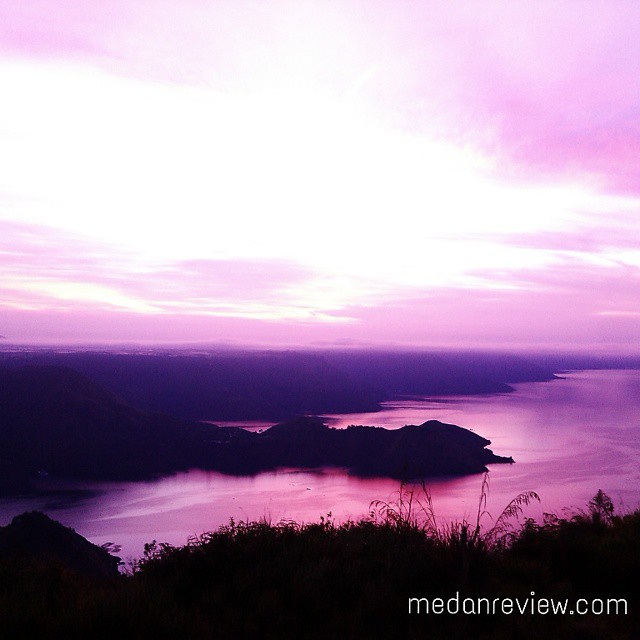 Menatap Pagi Dari Puncak Taman Simalem