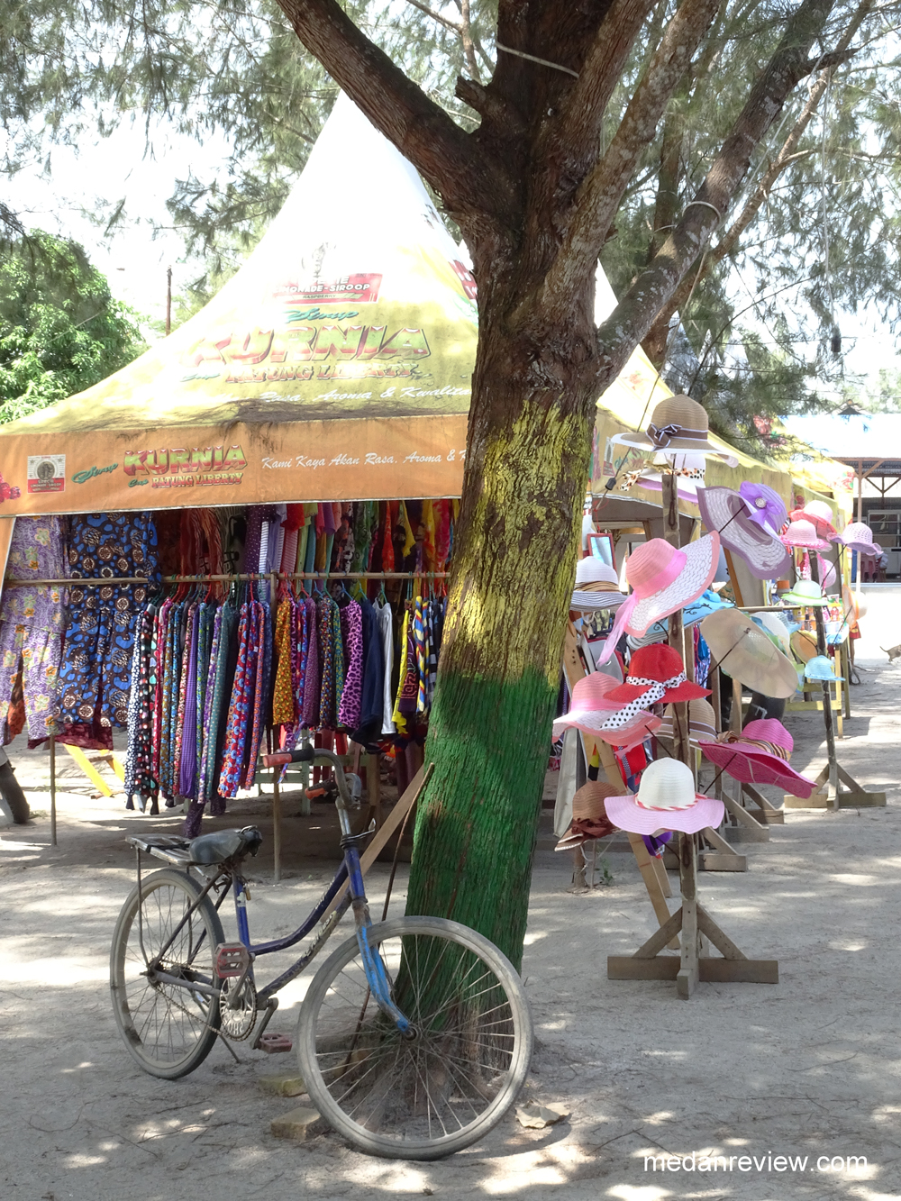 Penjual Souvenir